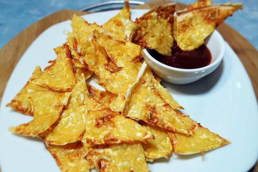 Чипсы из лаваша с сыром