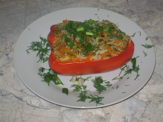 Перец с рисом, морковью и сливами Перец с рисом, морковью и сливами