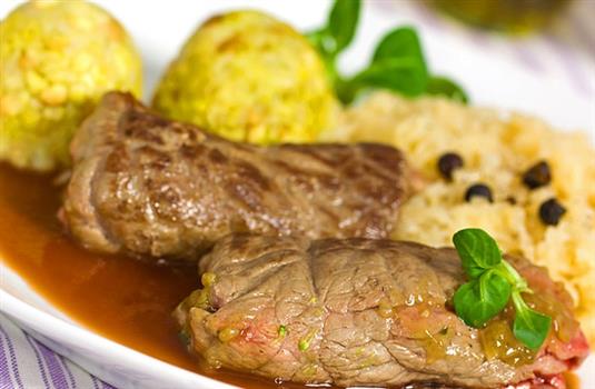 Крученики из свинины с грибами Крученики из свинины с грибами