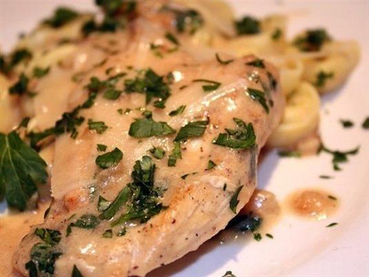 Куриные грудки в сливочном соусе Куриные грудки в сливочном соусе