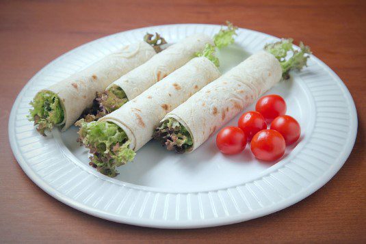 Закусочные рулетики с говядиной