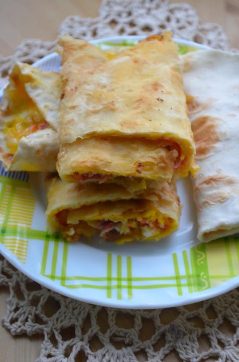 Лаваш с яйцом и сыром