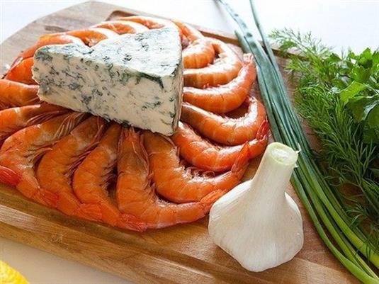 Креветки к пиву под cоусом из сыра Дор Блю