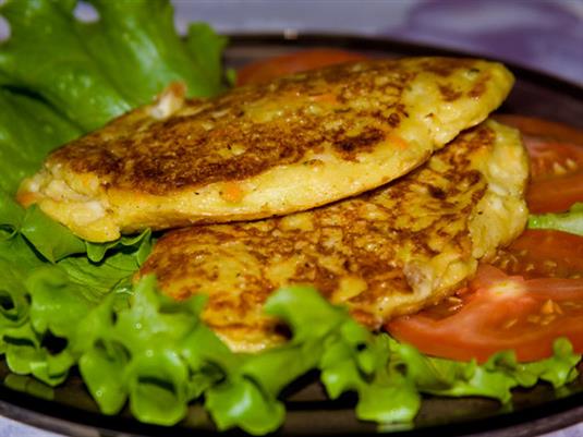 Кабачковые оладьи с чесноком и сыром