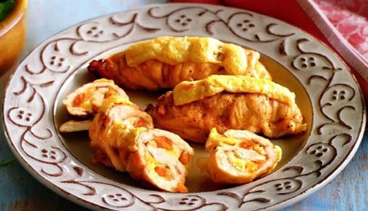 Рулетики из индейки с сыром и курагой Рулетики из индейки с сыром и курагой