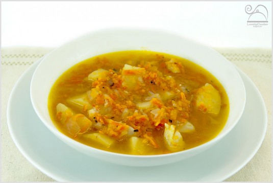 Картофель тушеный с луком и морковью Картофель тушеный с луком и морковью