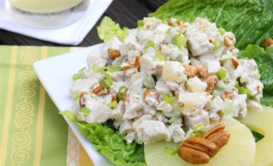 Салат с ананасом и индейкой